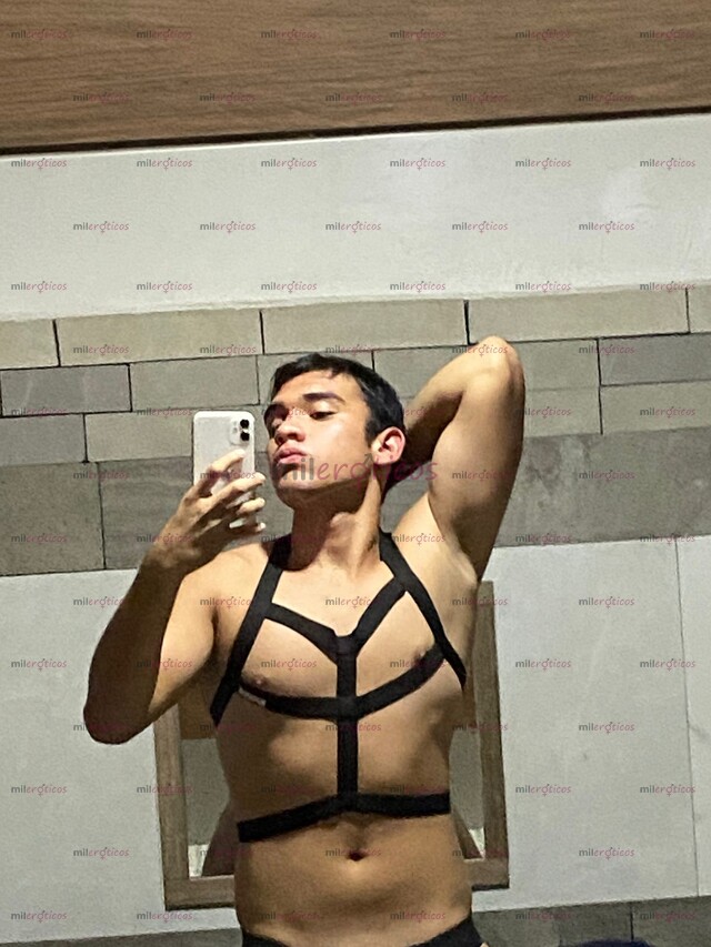 FOTOS DE HOLA SOY ANTHONY UN CHICO HETEROSEXUAL Y ADICTO AL SEXO VERSIÓN HALLOWEEN. .
