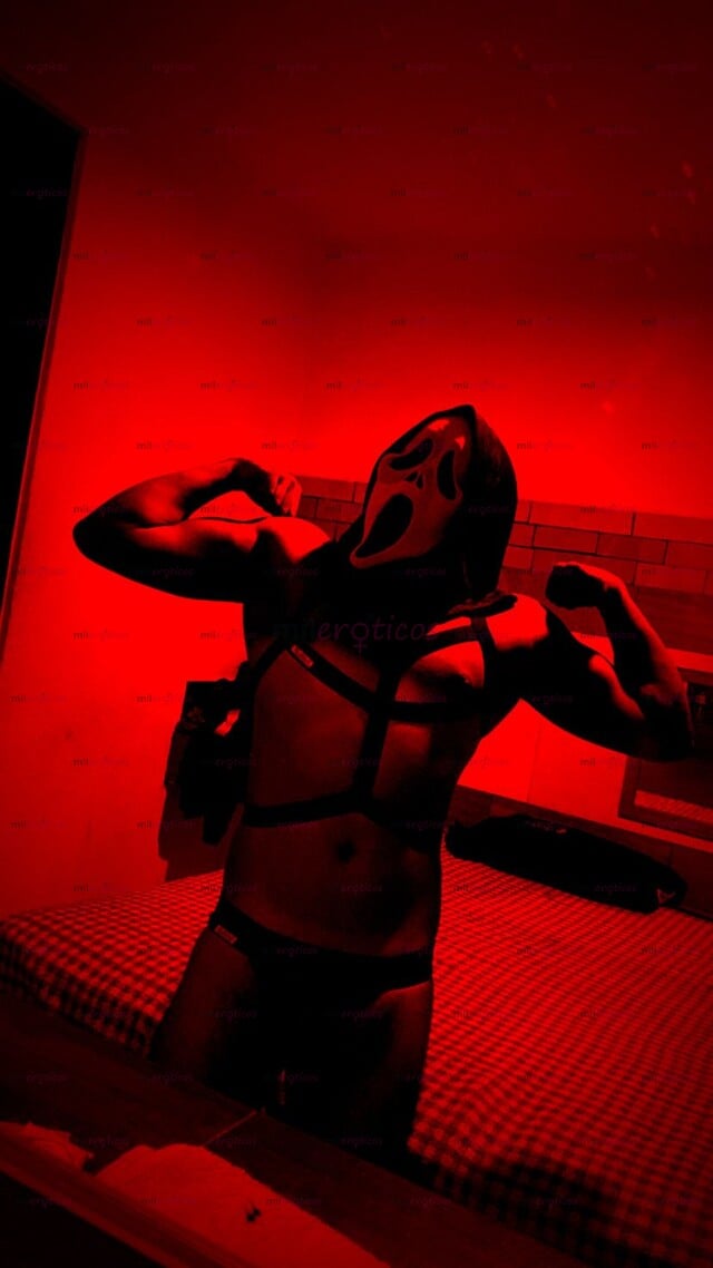 FOTOS DE HOLA SOY ANTHONY UN CHICO HETEROSEXUAL Y ADICTO AL SEXO VERSIÓN HALLOWEEN. .