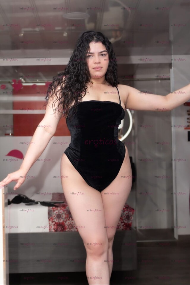 FOTOS DE FRANCHESCA PELINEGRA VIP EXCLUSIVA DE 23 AÑOS, ESTRECHITA Y MOJADITA IDEAL