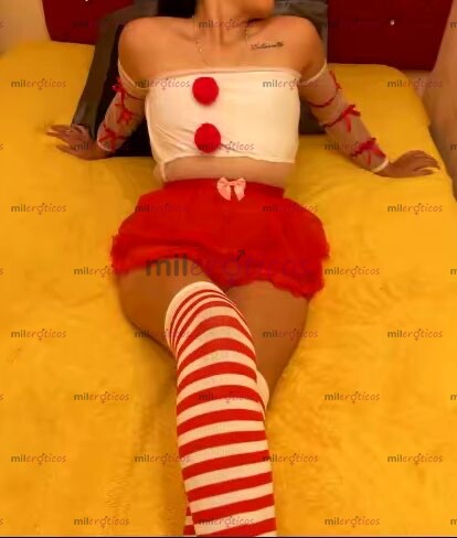 FOTOS DE BRILLITH 19 AÑITOS VEN Y JUEGA CON ESTA PAYASITA Y TOCA ESTOS LINDOS POMPONES