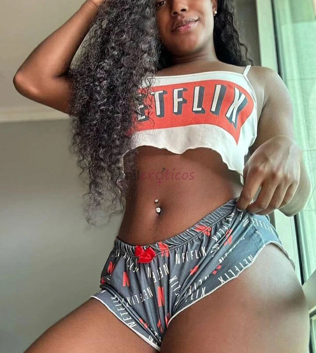 Ven a comerte este culo jugoso oral ensalivado y chorito mojadito te recibo con un rico oral profundo bebe caliente puedes comerte mis tetas rico se c...