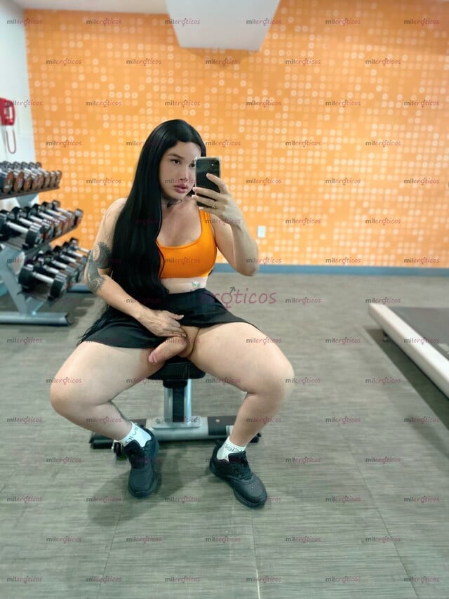 FOTOS DE CLAUDIA CONDE TU DOLL FAVORITA PARA TI QUE TE GUSTA LA VIDA BUENA Y DE LUJO