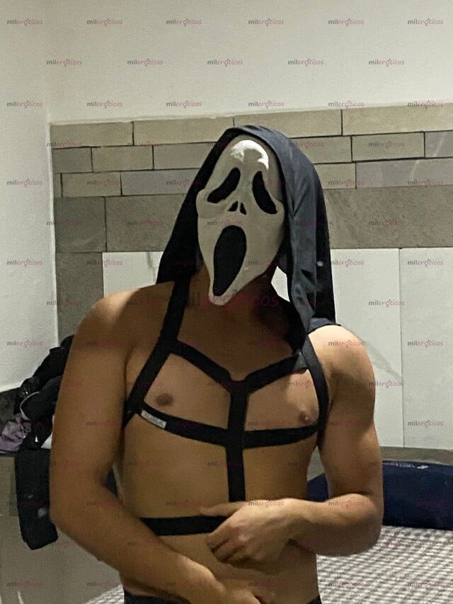 FOTOS DE HOLA SOY ANTHONY UN CHICO HETEROSEXUAL Y ADICTO AL SEXO VERSIÓN HALLOWEEN. .