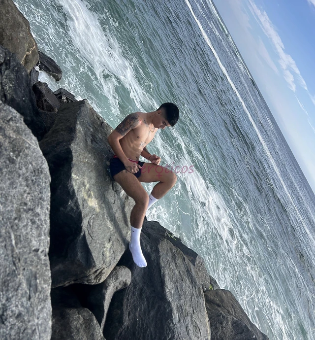 Hola soy un chico sexy y varonil respetuoso y muy profesional estare disponible para complacerte y hacerte vivir momentos unicos en vivo y en directo...