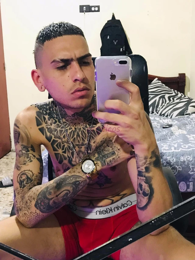 Para tener existo solo es necesario confiar en ti mismo hola soy daniel un colombiana paisa medellin dispuesto a cumplir todas tus fantacias si quiere...