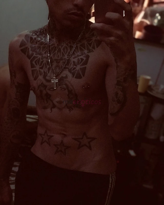 Para tener existo solo es necesario confiar en ti mismo hola soy daniel un colombiana paisa medellin dispuesto a cumplir todas tus fantacias si quiere...