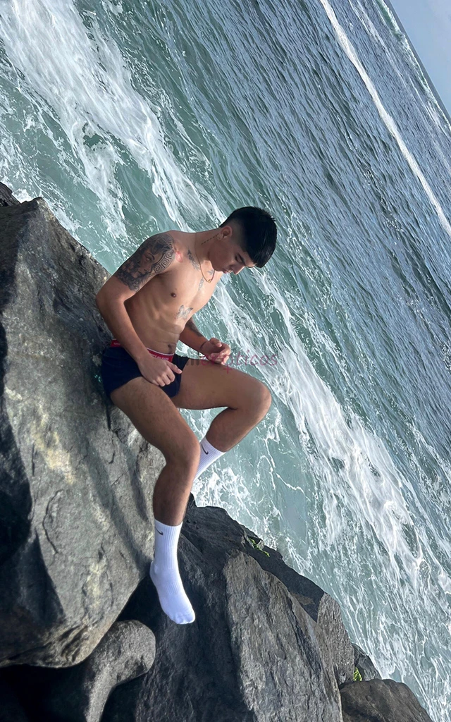 Soy liam 22 anos s masculino con una dotacion de 20 cm de mente abierta acostumbro solo a vender contenido exclusivo pero estoy abierto a escuchar alg...