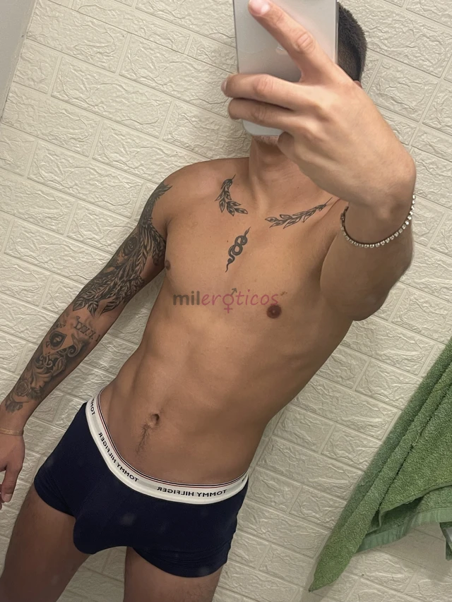 Hola soy un chico sexy y varonil respetuoso y muy profesional estare disponible para complacerte y hacerte vivir momentos unicos en vivo y en directo...