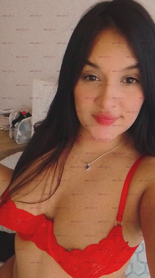 FOTOS DE DANY HERMOSA MORENA CON MUCHAS GANAS DE SEXO