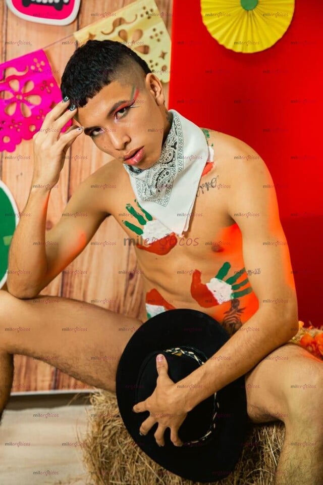 FOTOS DE POLLO CALEÑO BIEN DOTADO CON BUENA VERGA Y BUEN CULO