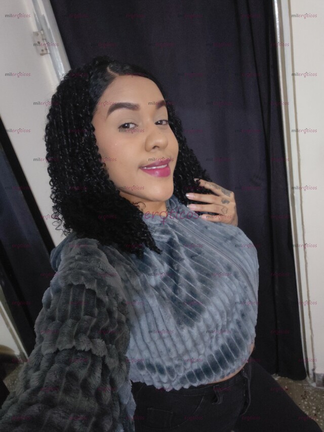 FOTOS DE HOLA SOY PENELOPE UNA MORENA CRESPA MUY CALIENTE ESPERANDO QUE ME DES TU VERGA