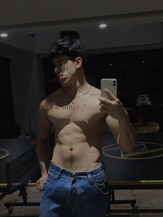FOTOS DE POLLO, MUSCULOSO, MASCULINO, VERSÁTIL, CULON, VERGON MUY COMPLACIENTE