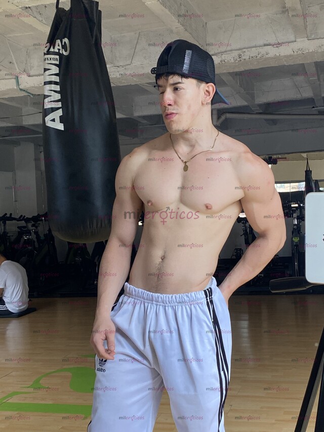FOTOS DE POLLO, MUSCULOSO, MASCULINO, VERSÁTIL, CULON, VERGON MUY COMPLACIENTE