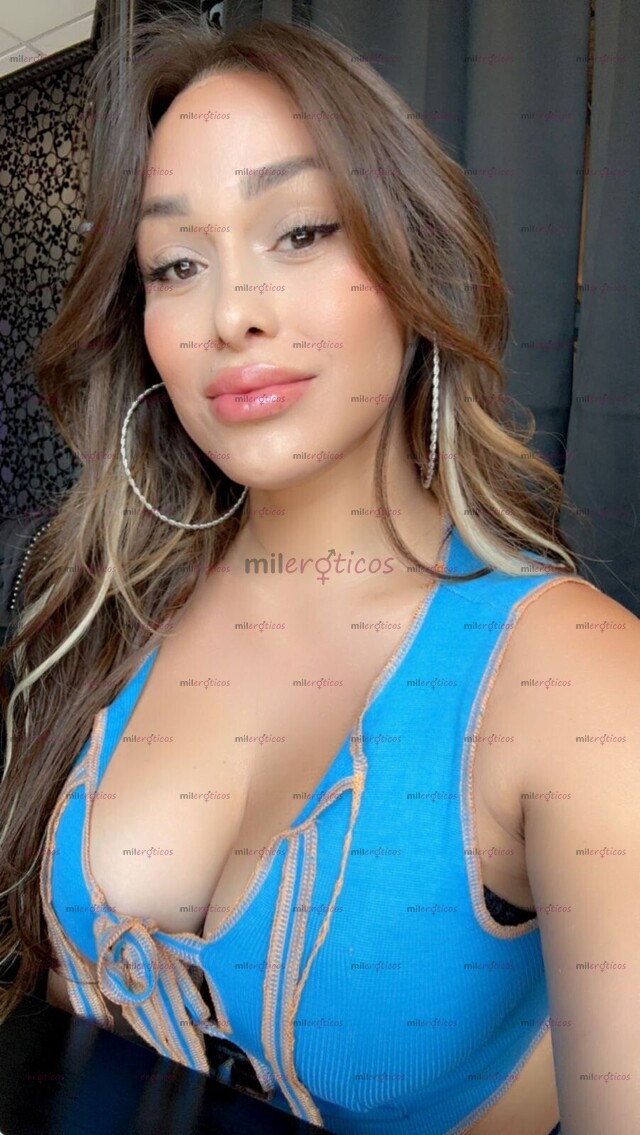 FOTOS DE FAMOSA MODELO INTERNACIONAL DE WEBCAM CON VERGA DE 21 CMS