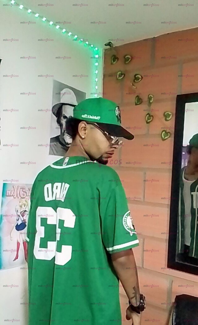 FOTOS DE 23CM MORENO VERGON , LECHERO, RELAJADO Y MASCULINO