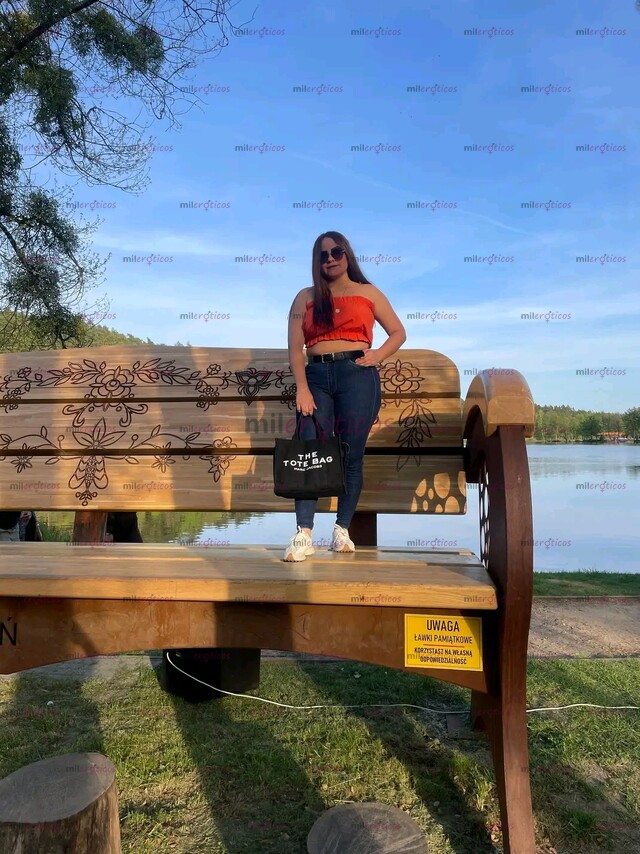 FOTOS DE ULTIMAS HORAS BAJITA TIERNA AMOROSA CON EL MEJOR SERVICIO