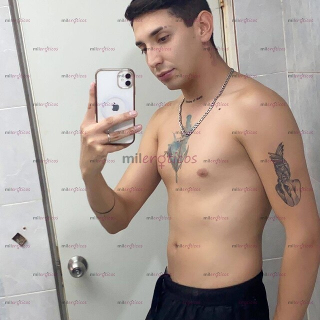 FOTOS DE SOY ADRIAN INTER ACTIVO ENTRON 19 CM DE PLACER ALTO FLACO Y GUAPO