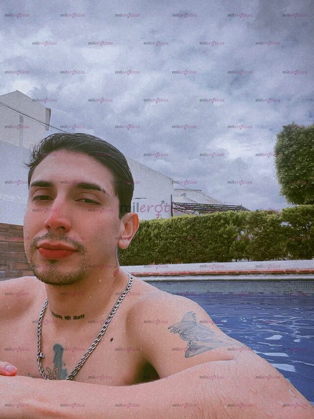 FOTOS DE SOY ADRIAN INTER ACTIVO ENTRON 19 CM DE PLACER ALTO FLACO Y GUAPO