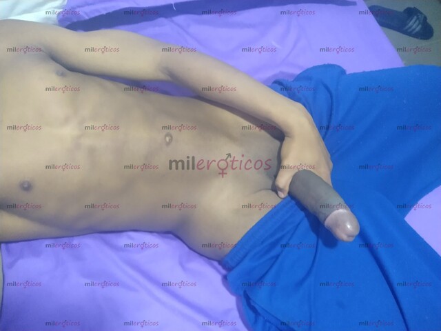 FOTOS DE GIGOLO DISPUESTO A CUMPLIR CUALQUIER FANTASIA