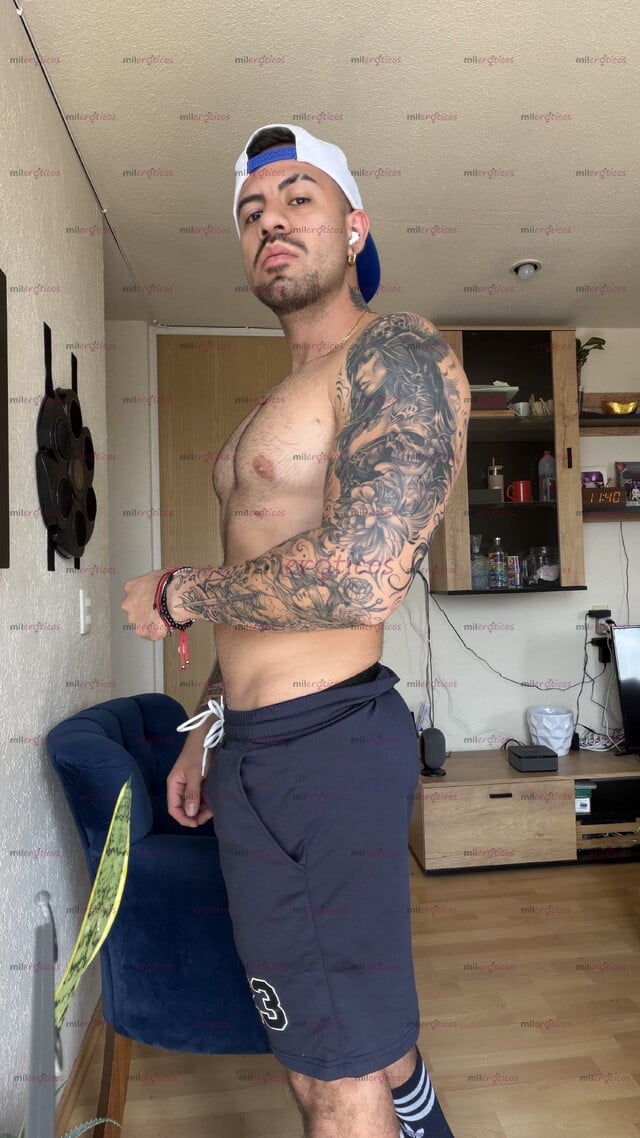 FOTOS DE CHACAL VARONIL CON RICO CULO Y VERGA LISTO PARA PASAR UNA RICA EXPERIENCIA