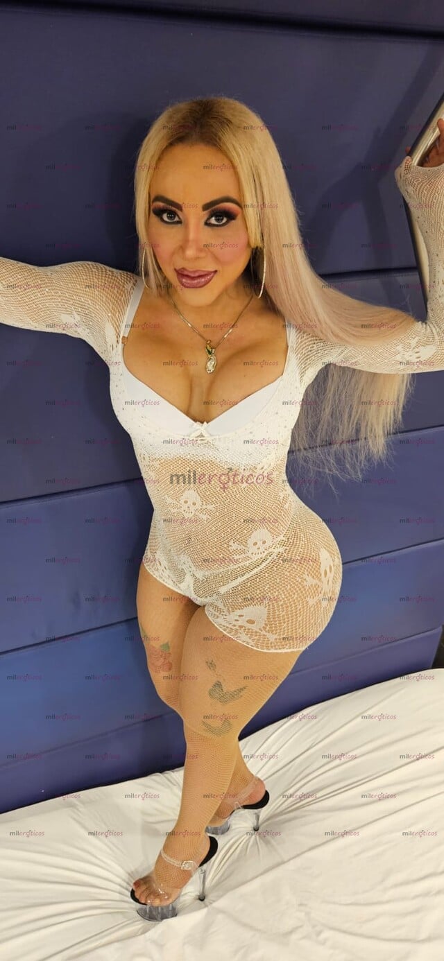 FOTOS DE ZORRITA MUY CACHONDA SEXI DEVORADORA DE VERGAS TODA UNA PUTA EN LA CAMA