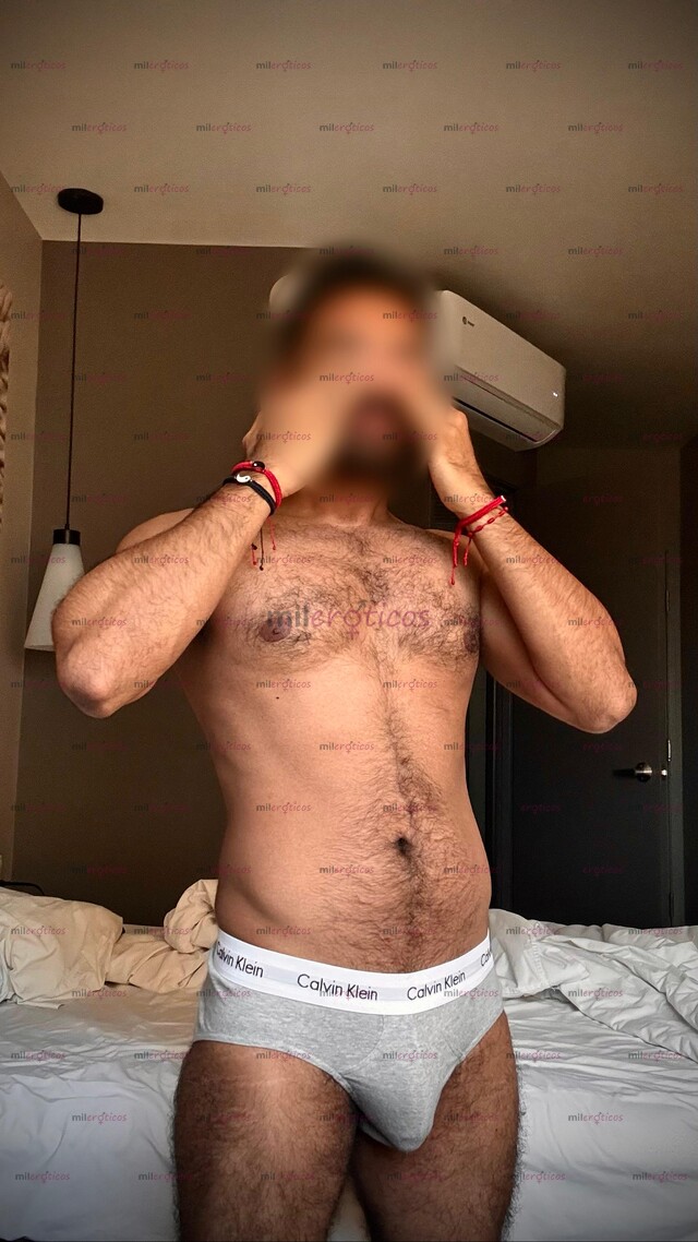 FOTOS DE MÁS QUE UN MASAJE RELAJANTE, UNA CONEXIÓN ENTRE HOMBRES