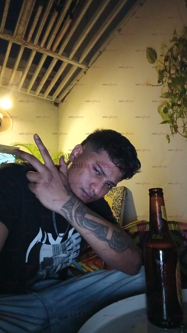 FOTOS DE JOVEN MORENO 120MIL CON SITIO, VERGA DE 19CM, RICO ACTIVO, VERSÁTIL, SALIDAS