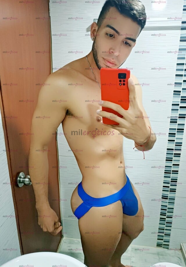 FOTOS DE BISEXUAL ALTO, SERIO, DOTADO DISPONIBLE PARAA DARTE PLACER
