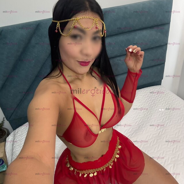 FOTOS DE SENSUALIDAD CABELLO NEGRO PECHOS NATURALES UN TOQUE DE CARISMA