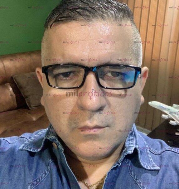FOTOS DE HAGO MASAJE EROTICO SOLO A DAMAS MAYORES DE EDAD EN BUCARAMANGA !