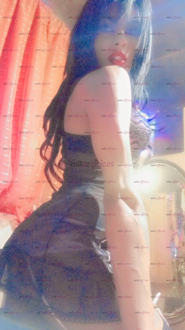 FOTOS DE APASIONADA Y GUAPÍSIMA CHICA TRANS SUPER FEMENINA Y MUY CACHONDA