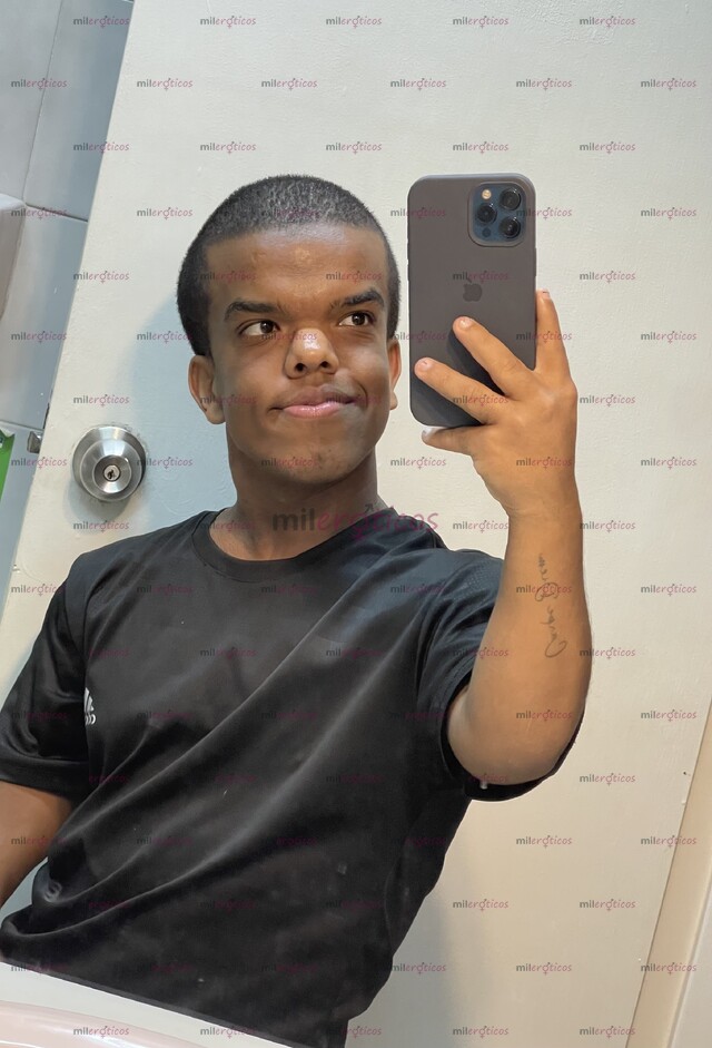 FOTOS DE JOVEN DE 23 AÑOS PASIVO..DISPUESTO A CUMPLIR TÚS DESEOS Y FANTASÍAS