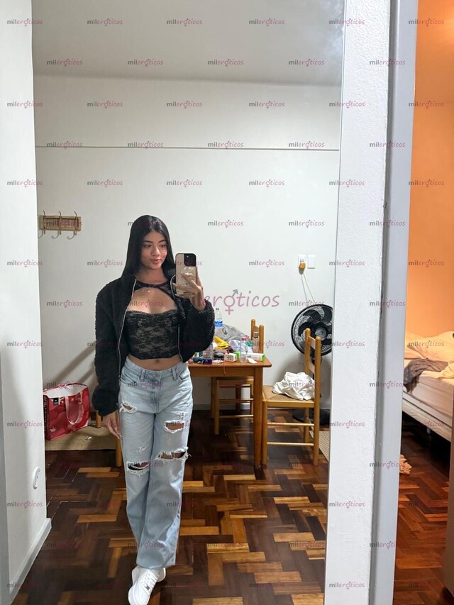 FOTOS DE COLOMBIANA SENSUAL, JOVEN Y COMPLACIENTE CON CURVAS IRRESISTIBLES