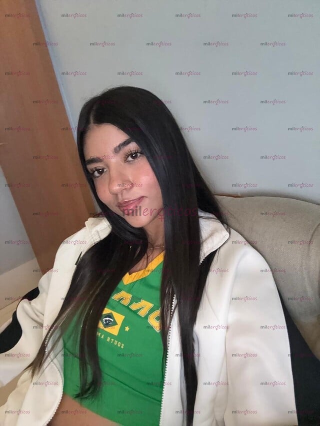 FOTOS DE MORENA NATURAL, SIMPÁTICA Y CON UN TOQUE MUY SENSUAL