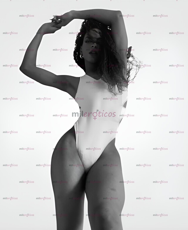 FOTOS DE DOMINICANA MORENA Y SENSUAL, DERROCHE DE CURVAS SEXYS Y NALGOTAS, NUEVA AQUI