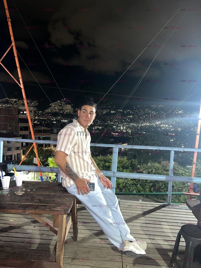 FOTOS DE MARCOS, COSTEÑO DE 1.90M, COMPLACIENTE EL CUAL SABE COCINAR EXPERIENCIAS