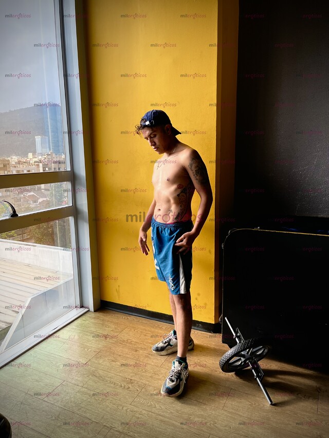 FOTOS DE DISCRETO, ELEGANTE Y CON EXPERIENCIA PARA COMPLACERTE AL MÁXIMO