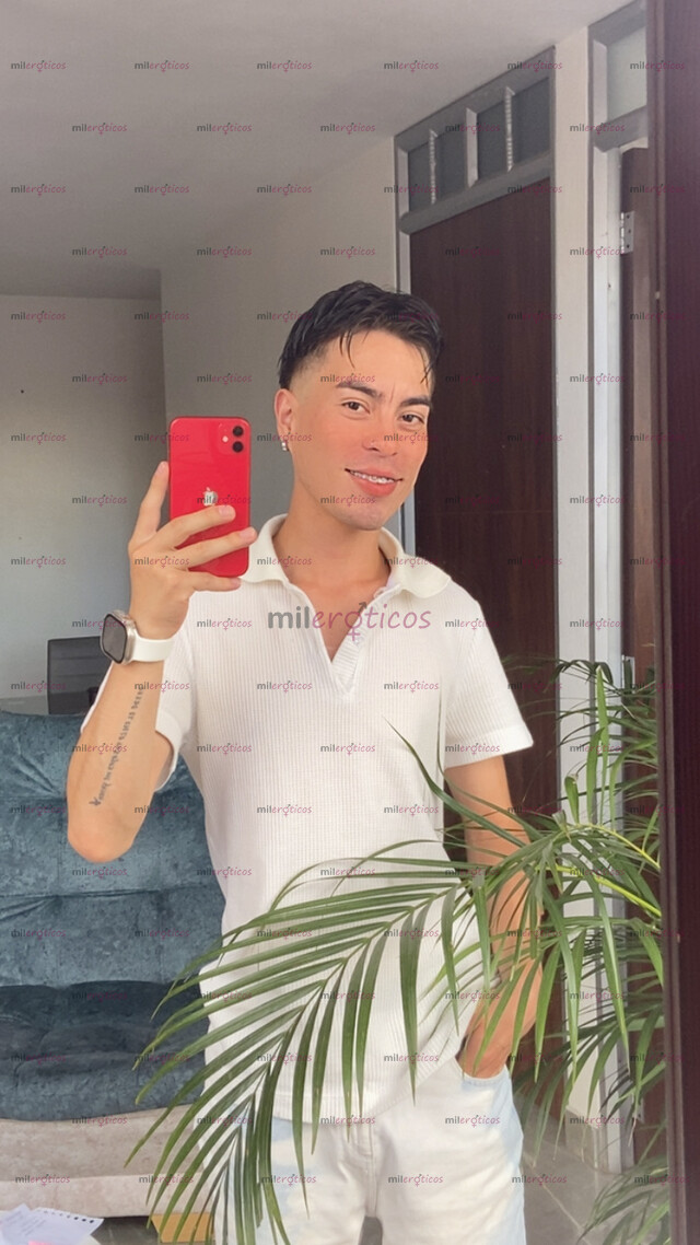 FOTOS DE CHICO VERSÁTIL JOVEN, ATRACTIVO Y COMPLACIENTE