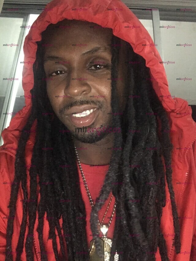 FOTOS DE UN NEGRO BELLO LISTO PARA SACARTE SU LECHE