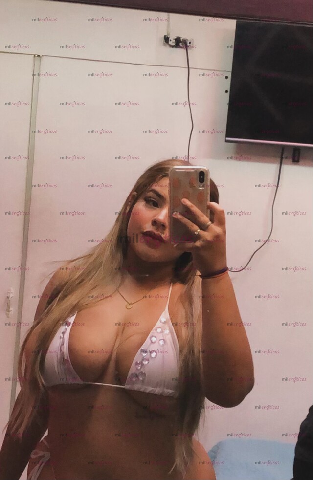 FOTOS DE TU MUÑEQUITA EXÓTICA CERRADITA ESPERANDOTE AMOR