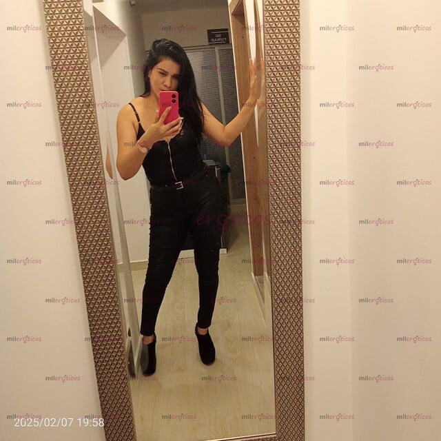 FOTOS DE STEFANIA INOLVIDABLE Y ADICTIVA DE ESAS QUE SIEMPRE QUIERES COJER TRIPLATOS RICO