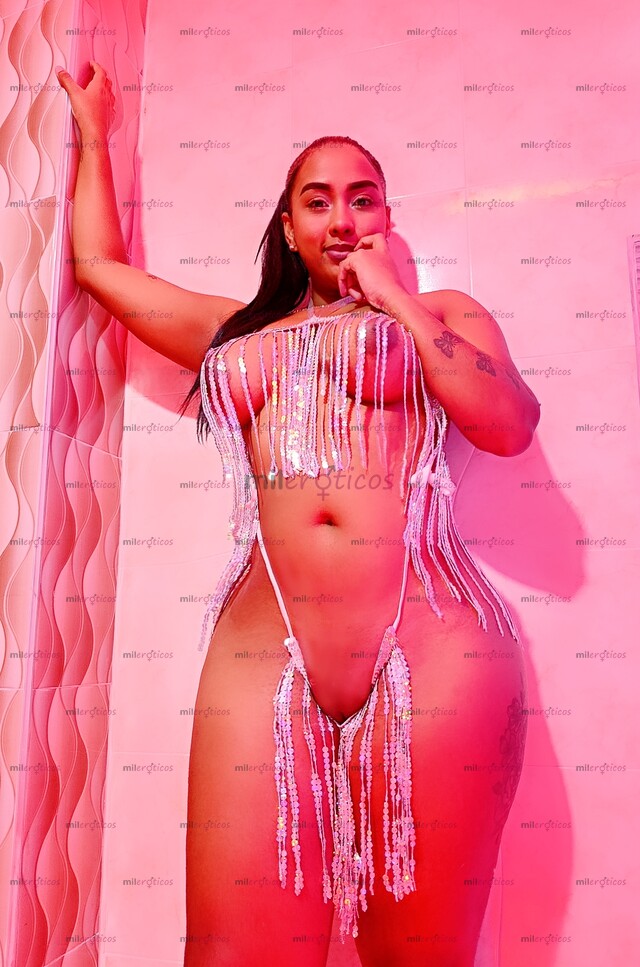 FOTOS DE ADHARA MORENA ACUERPADA CULONSOTA SOY TODO UN ESTALLIDO SEXUAL.