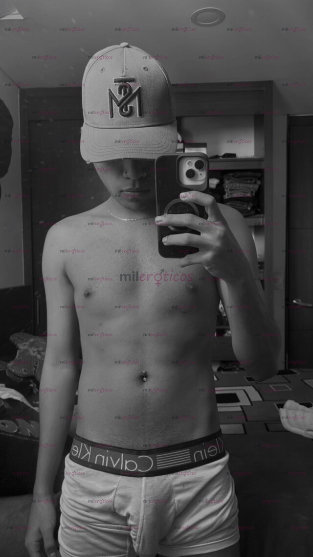 FOTOS DE UNIVERSITARIO JOVEN ,DOTADO Y DELGADO DE MEDELLIN