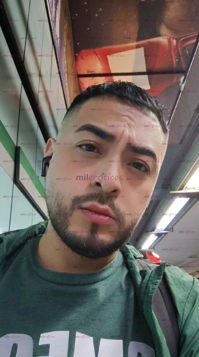 FOTOS DE ABRAHAM, CHICO DELGADO, ACTIVO Y MUY CALIENTE!