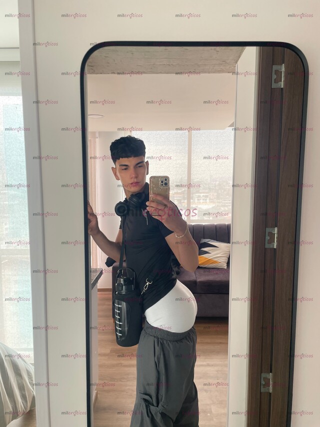 FOTOS DE MODELO PASIVO AFEMINADO. MOTEL O LLEGO A TU HOTEL