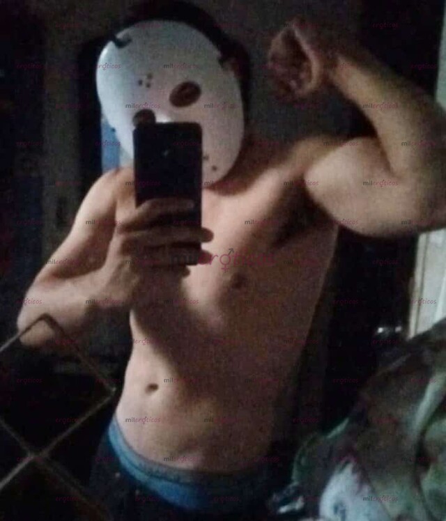 FOTOS DE UNIVERSITARIO CON TREMENDA VERGOTAA DE 20CM (SOLO MUJERES)