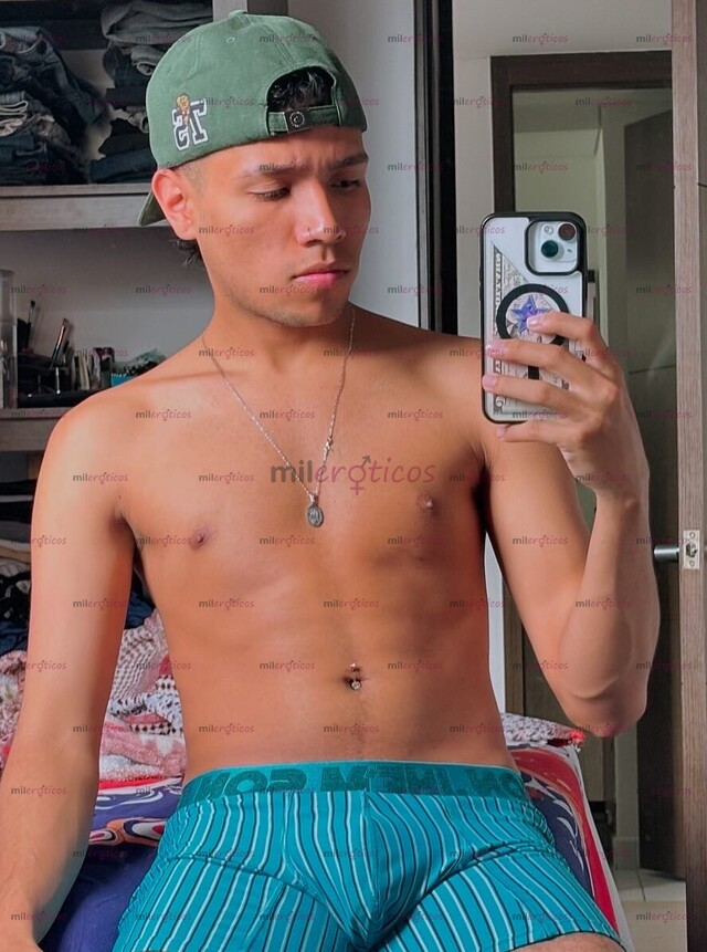 FOTOS DE SOY UN JOVEN UNIVERSITARIO DOTADO Y DELGADO