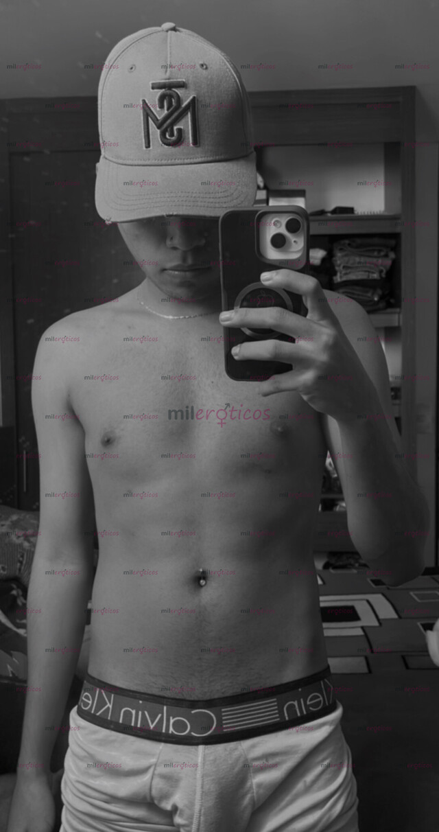 FOTOS DE SOY UN JOVEN UNIVERSITARIO DOTADO Y DELGADO