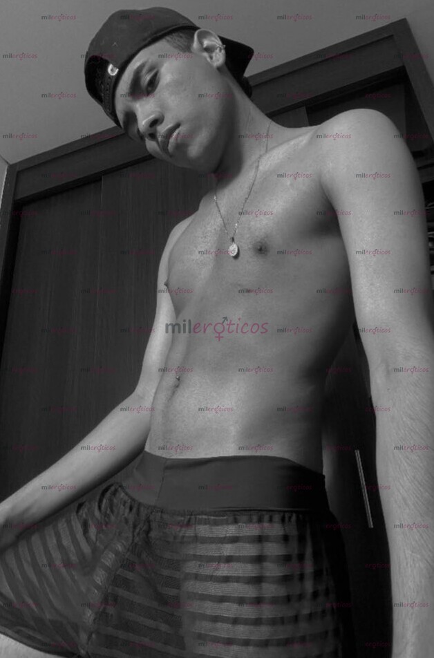 FOTOS DE SOY UN JOVEN UNIVERSITARIO DOTADO Y DELGADO