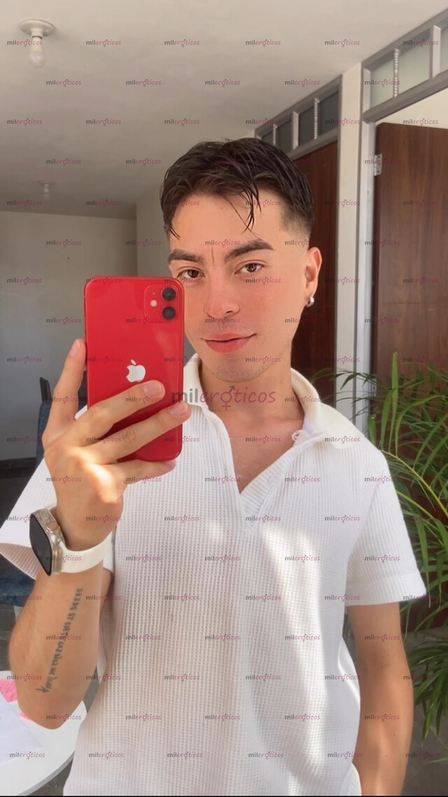 FOTOS DE CHICO VERSÁTIL JOVEN, ATRACTIVO Y COMPLACIENTE